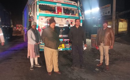 बिना प्रपत्रों के गिट्टी,मौरम परिवहन करते 3 ओवरलोड ट्रकों को पकड़ कर किया सीज