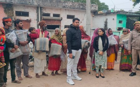 शीत लहर पर दफ्तर से निकला प्रशासन गरीबों को कम्बल किये बितरित