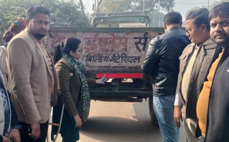 सड़क सुरक्षा जागरूकता अभियान के तहत ट्रेक्टर में लगाये गए रिफ्लेक्टर