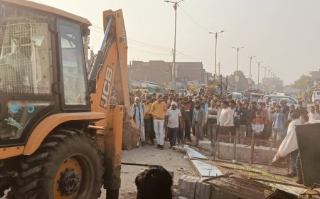 अतिक्रमण पर चला प्रशासन का बुलडोजर