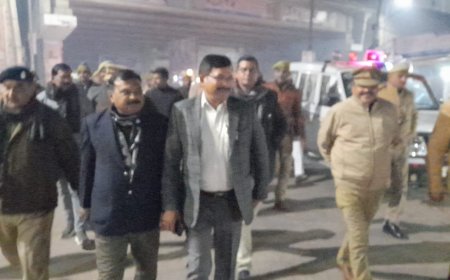 भीषण ठंड की रात में अलाव,रैन बसेरों, का जायजा लेने सड़कों पर उतारा प्रशासन