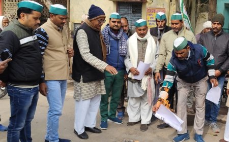 भा कि यू ने कृषि विपणन राष्ट्रीय नीति के विरोध में प्रदर्शन कर जलाई प्रतियां