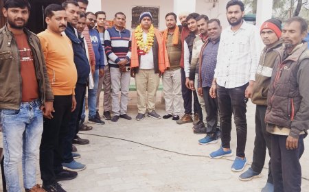 नवनिर्वाचित एट भाजपा मंडल अध्यक्ष का बूथ अध्यक्षों ने किया सम्मान