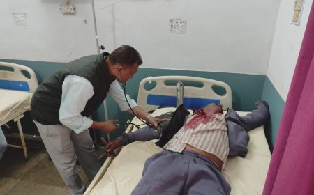 कुल्हाड़ी से हमला कर किया घायल