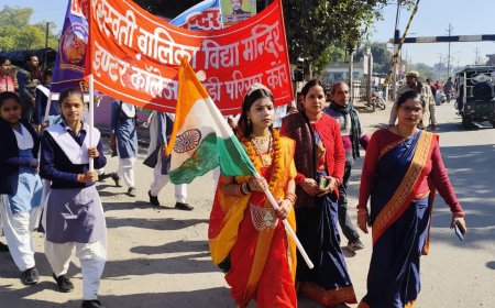 आर एस एस ने तिरंगा यात्रा निकालकर भारत माता का किया पूजन