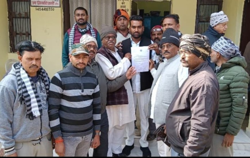 मुख्यमंत्री को सम्बोधित एक ज्ञापन एस डी एम को सौंपा