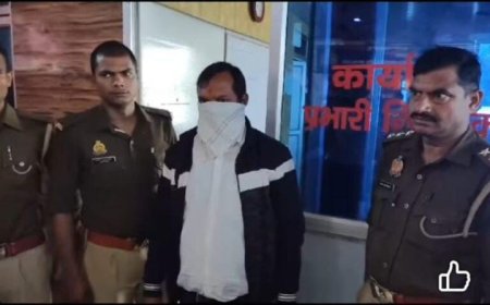 पीडब्ल्यूडी का कैशियर बीस हज़ार की रिश्वत लेते रंगे हाथों गिरफ्तार