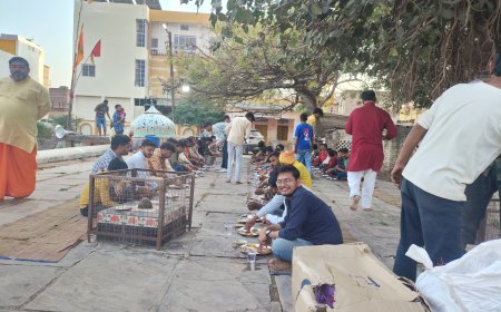 महा शिवरात्रि पर्व पर रामकुंड पर हुआ विशाल भंडारे का आयोजन