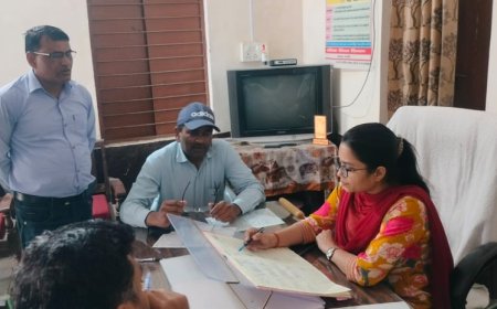 खंड शिक्षा अधिकारी कार्यालय का उप जिलाधिकारी ने किया औचक निरीक्षण