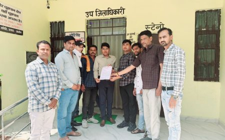 राम नवमीं एवं राम जबारे आयोजन समिति ने एस डी एम को सम्बोधित ज्ञापन तहसीलदार को सौंपा