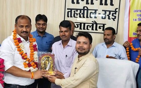 तहसीलदार शेर बहादुर सिंह को उपजिलाधिकारी बनने पर लेखपाल संघ ने किया सम्मानित