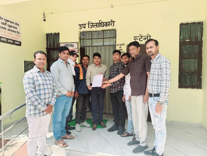 राम नवमीं एवं राम जबारे आयोजन समिति ने एस डी एम को सम्बोधित ज्ञापन तहसीलदार को सौंपा