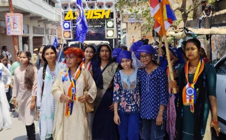 डॉ बी आर अम्बेडकर सामाजिक समिति ने निकाली भव्य शोभायात्रा