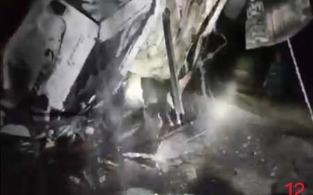 बुंदेलखंड एक्सप्रेसवे पर डिवाइडर से टकराया ट्रक चालक की मौत परिचालक गम्भीर