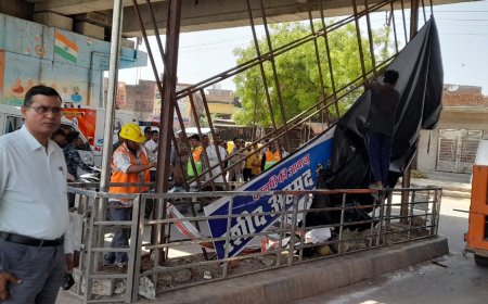 एसडीएम के नेतृत्व में अनाधिकृत होर्डिंग हटाने का चला अभियान