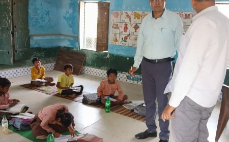 औचक निरीक्षण में विधालयों में कम छात्र मिलने पर एसडीएम ने जताई नाराजगी