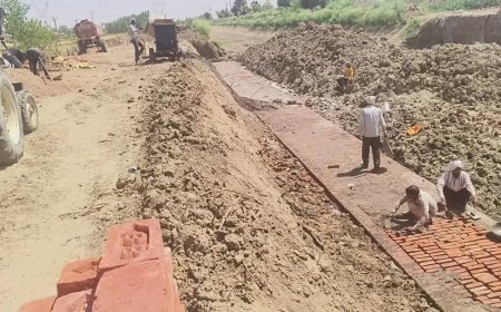 नहर पट्टी पर घटिया निर्माण कर किया जा रहा सरकारी पैसों का बंदर बाँट