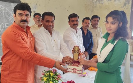 मेधावी छात्रा सम्मान समारोह हुआ सम्पन्न