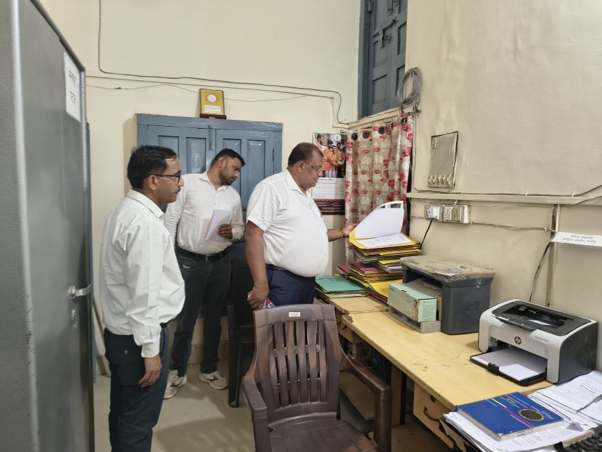 खण्ड बिकास कार्यालय का सी डी ओ ने किया औचक निरीक्षण