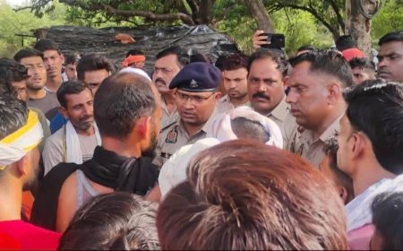 सड़क पर शव रख ग्रामीणों ने लगाया जाम