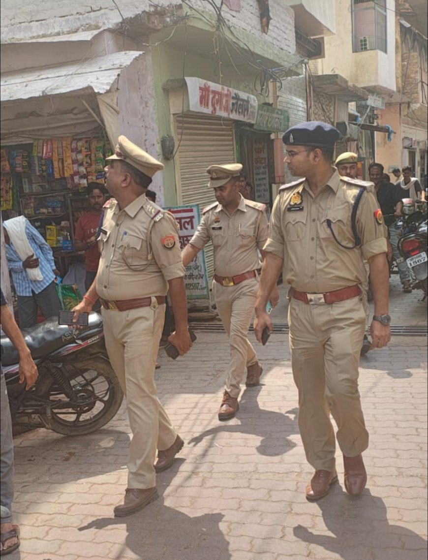 पुलिस ने फ्लैग मार्च कर जनता को कराया सुरक्षा का एहसास
