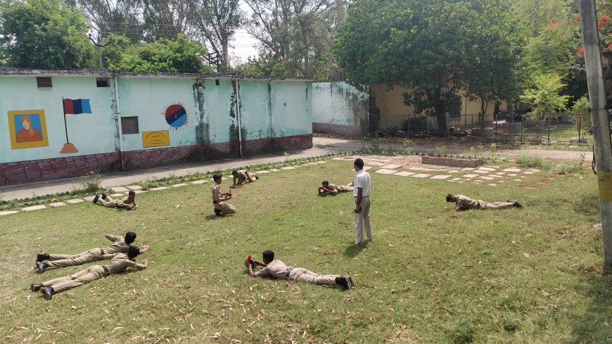 एनसीसी कैडेट्स को दिया गया मॉकड्रिल का प्रशिक्षण