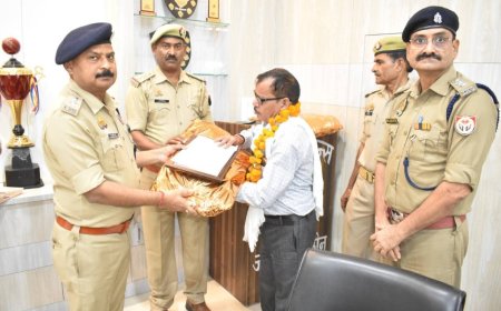 सेवानिवृत  पुलिसकर्मियों को पुलिस अधीक्षक ने दी भावभीनी विदाई