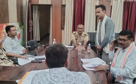 समाधान दिवस में 8 प्रकरण प्रस्तुत, मामलों के निस्तारण के लिए टीम भेजी