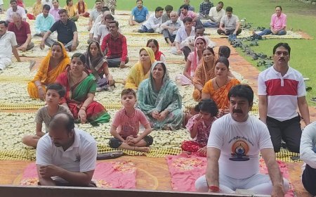 कई स्थानों पर विभिन्न संस्थाओं द्वारा आयोजित हुए योग शिविरों में पहुंचे हजारों लोग
