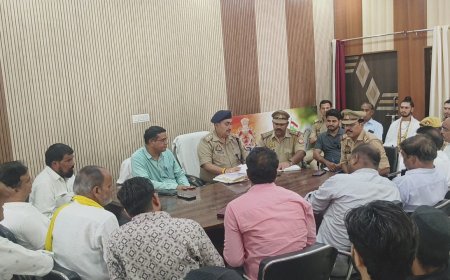 मोहर्रम की मीटिंग में परम्पराओं के तहत जुलूस निकालने की बनी रणनीति