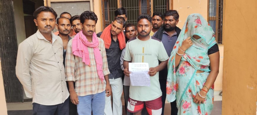आउटसोर्सिंग कर्मचारियों ने वेतन दिए जाने की उठाई मांग