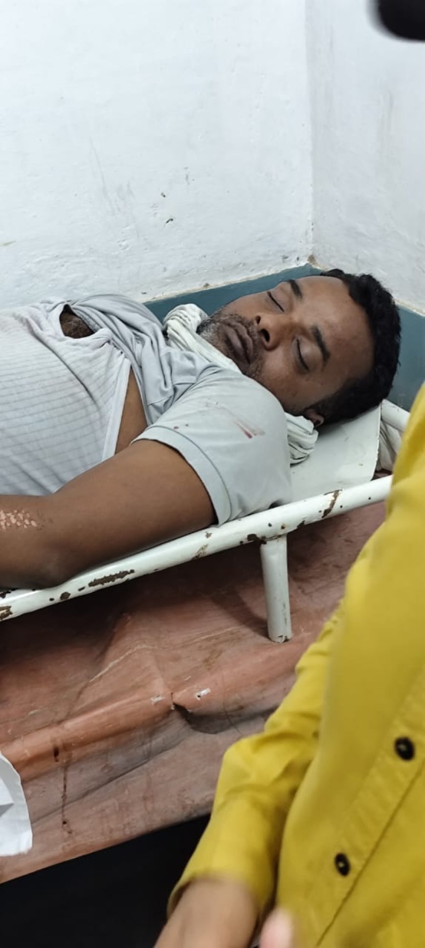 हाई टेंशन लाईन की चपेट में आकर एक युबक की हुई मौत, दो झुलसे