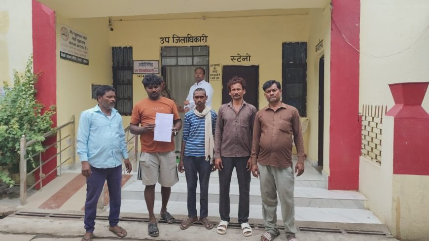पीने के पानी की लाइन जुड़वाए जाने की एस डी एम से लगाई गुहार