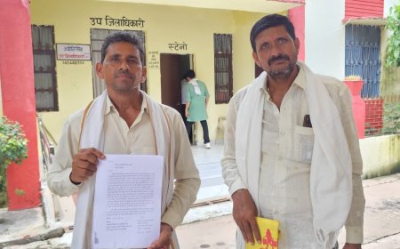 चुनावी रंजिश मानकर परेशान करने का प्रधान पर लगाया आरोप