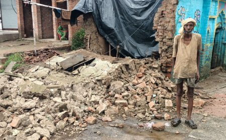 बारिश ने उजाड़ा गरीब का आशियाना गृहस्थी का सामान हुआ क्षतिग्रस्त