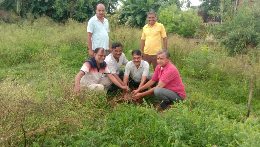 इंडस्ट्रियल पार्क में उधमियों ने चलाया वृक्षारोपण अभियान