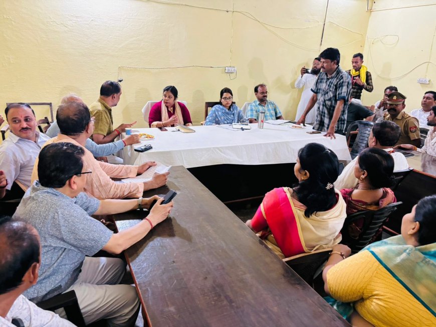 व्यापारियों संग एस डी एम ने अतिक्रमण पर की मन्त्रणा