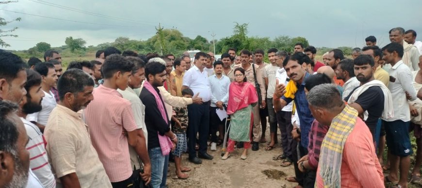 ग्रामीणों की शिकायत पर एस डी एम ज्योति सिंह ने ग्राम भरसूड़ा का किया निरीक्षण