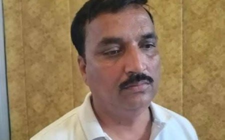 रिश्वत लेते सहायक विकास अधिकारीरंगे हाथों गिरफ्तार