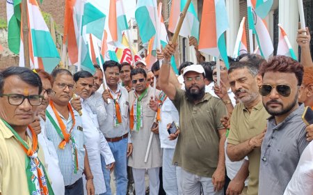 डिस्ट्रिक प्रेस क्लब ने आजादी की पूर्व संध्या पर निकाली भव्य तिरंगा यात्रा