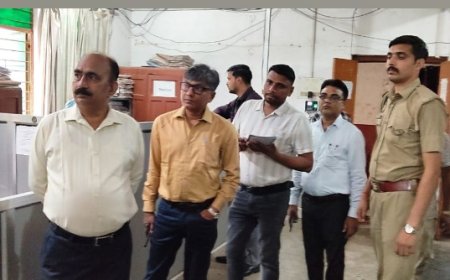 मुख्य विकास अधिकारी ने किया विकास भवन के विभिन्न कार्यालयों का निरीक्षण