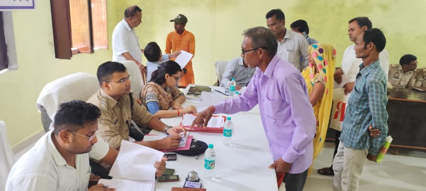 सम्पूर्ण समाधान दिबस में आयीं 25 शिकायते मौके पर 8 का निस्तारण