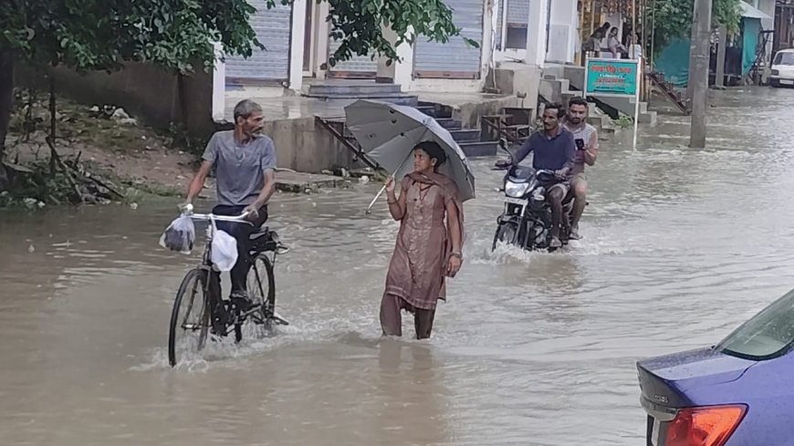 लगातार हो रही बारिश से नगर व क्षेत्र के बिगड़े हालात