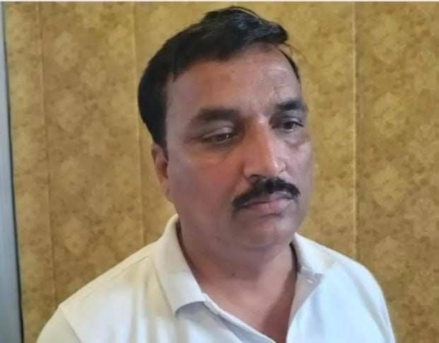रिश्वत लेते सहायक विकास अधिकारीरंगे हाथों गिरफ्तार