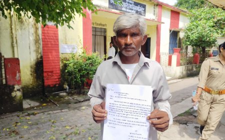 प्रशासन के आदेश से टूटे चबूतरे को पुनः बनाया