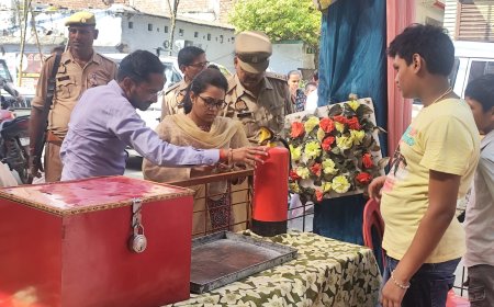 उपजिलाधिकारी ज्योति सिंह ने स्थापित देवी पंडालों का निरीक्षण कर दिए निर्देश