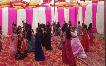 राजकीय बालिका इंटर कालेज में डांडिया का हुआ आयोजन