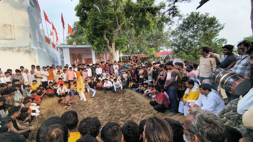 दंगल में पहलवानों ने दिखाये हुनर, पालिकाध्यक्ष ने कराया शुभारम्भ
