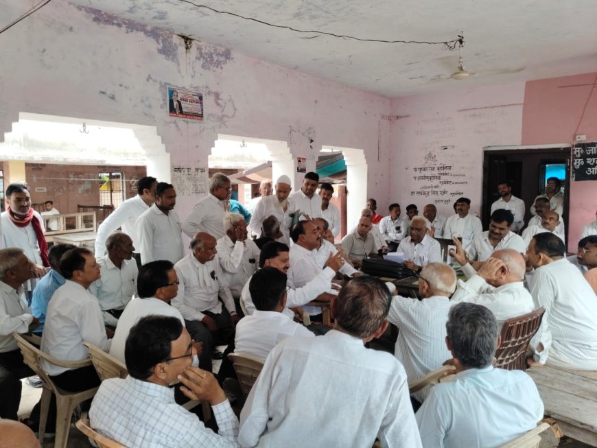 तहसीलदार व अधिवक्ता के बीच उपजे विवाद पर संघ ने की बैठक