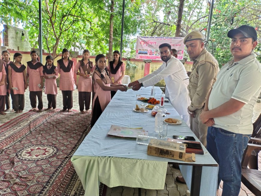 कस्तूरवा विद्यालय में बन बिभाग ने गोष्ठी आयोजित कर चलाया स्वच्छता अभियान
